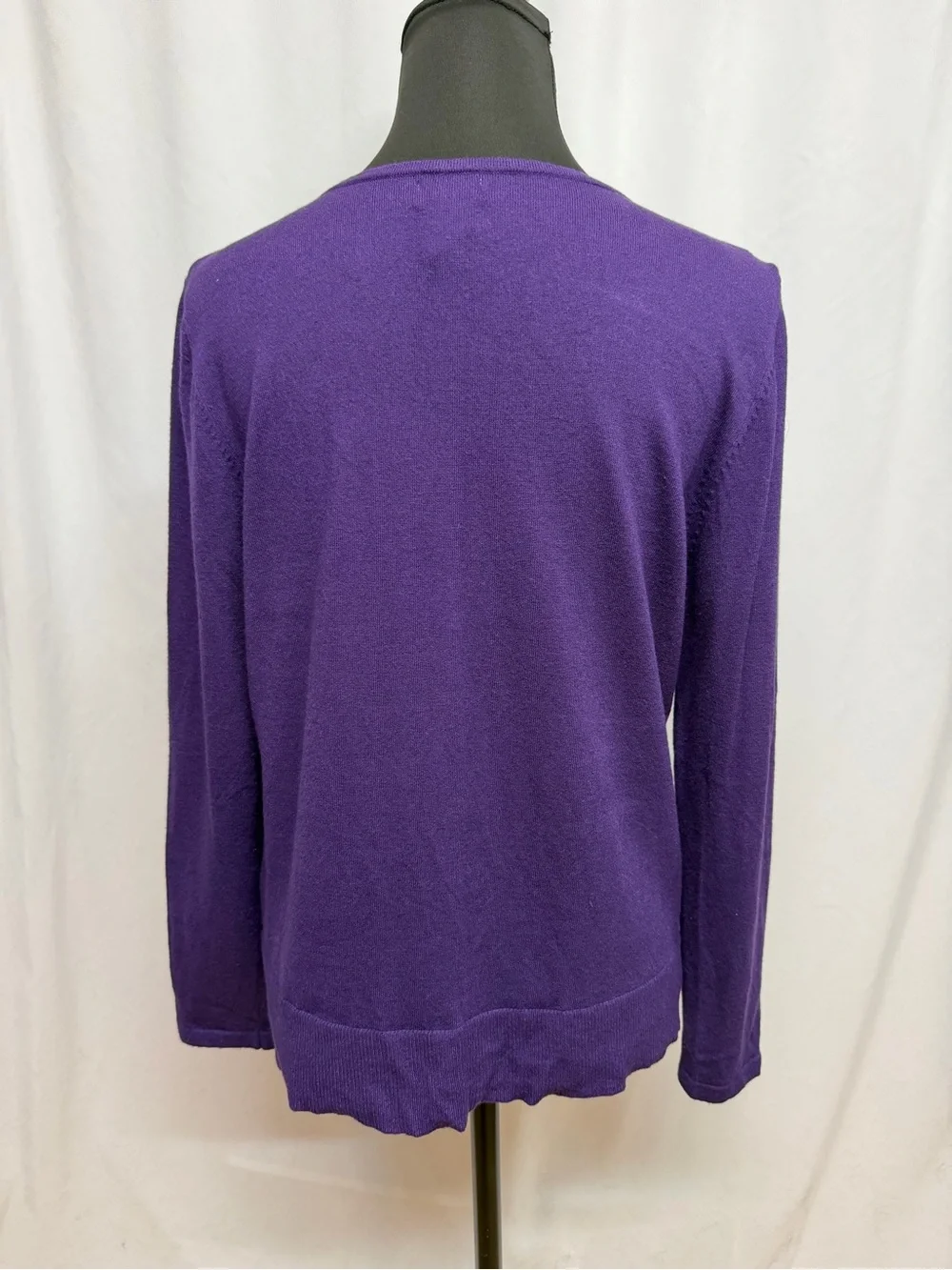 Jaclyn Smith XL Purple Embellished Button Front Cardigan Sweater Rayon Nylon - Picture 5 of 8